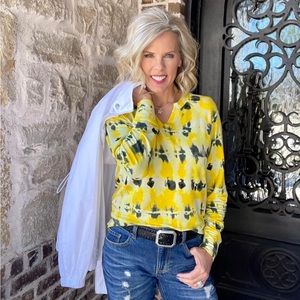 Cabi Atomic Sweatshirt. Tie-dye yellow & black. Size S